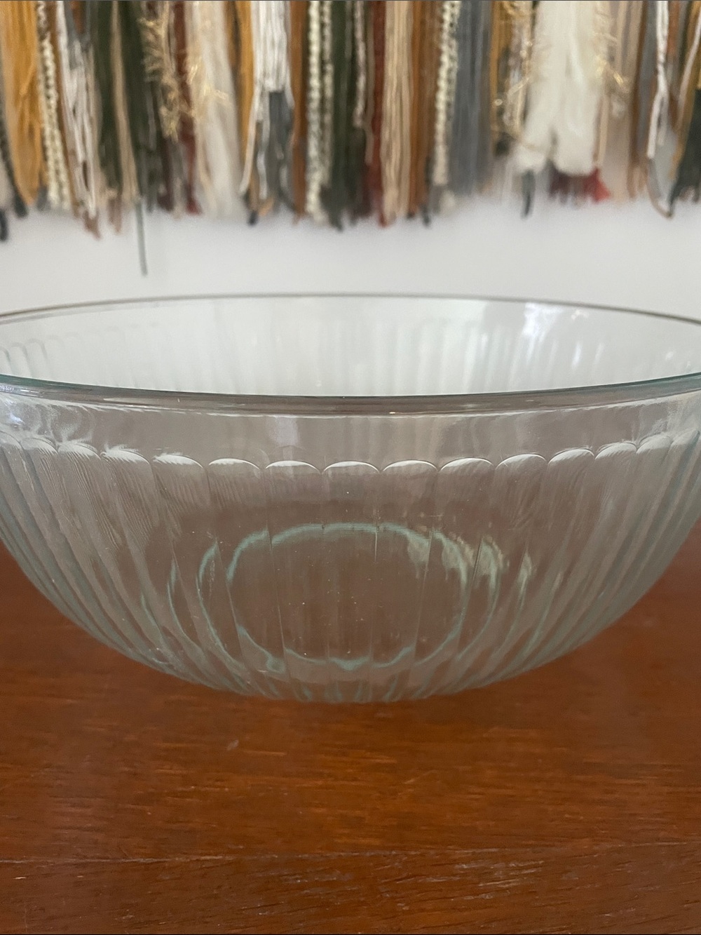 Clear Ribbed Pyrex Glass Serving Bowl - Picture 2 of 3